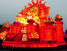 �ʵƵķ�չ��ʷ